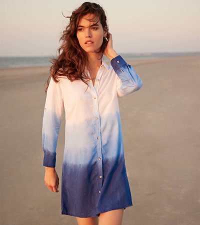 Robe chemise Cara – Nuances ciel ensoleillé teintes par immersion