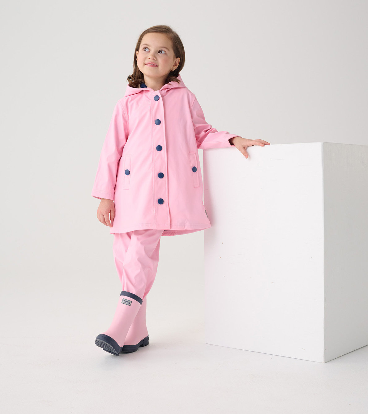 Agrandir l'image de Manteau de pluie classique pour enfant – Rose et rayures bleu marine