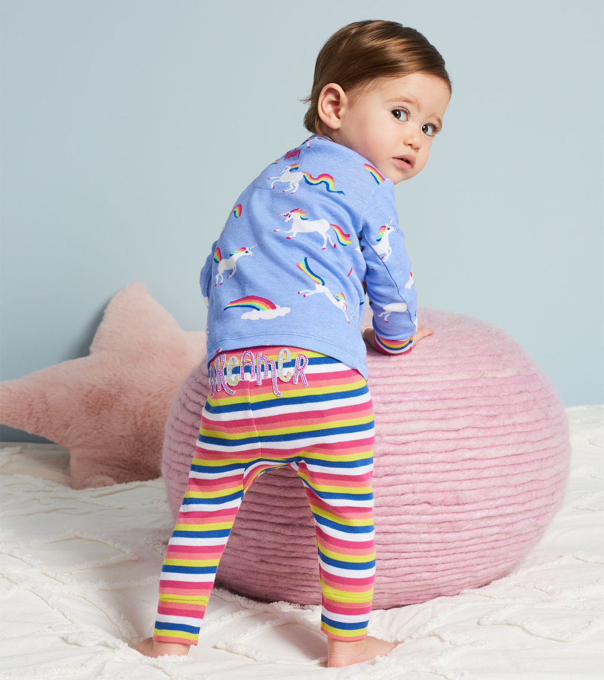 Agrandir l'image de Pyjama en coton biologique pour bébé – Licornes et arcs-en-ciel